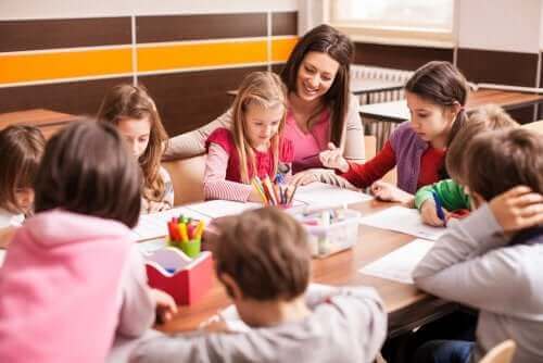 Å gå et skoleår om igjen: Hjelper det elevene?