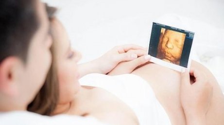 Når kan du først høre babyens hjerteslag?