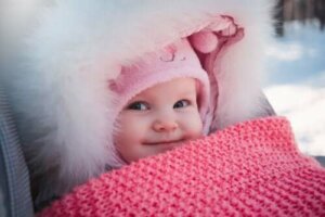 Vinterklær til nyfødte babyer