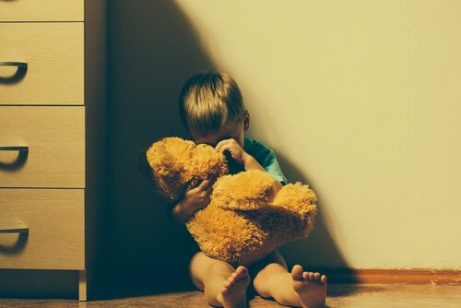 Hvordan påvirker familievold barn?
