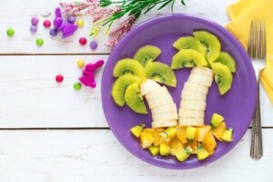 7 måter å gjøre frukt tiltalende for barn