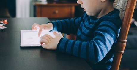 Nøkler til et balansert digitalt konsum for barn