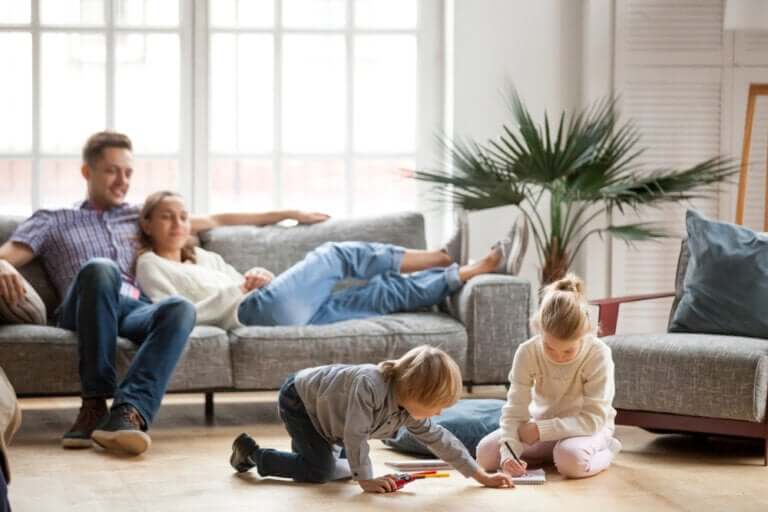 Tips til foreldre i koronaviruskarantene