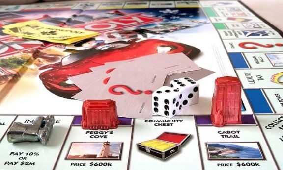 Monopol er et morsomt bidrag for finansiell utdanning for barn. 
