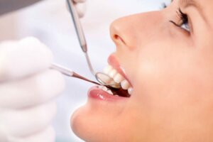 Gingivitt under graviditet: Symptomer, årsaker og behandling