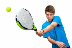 Fordelene med å spille padeltennis for barn