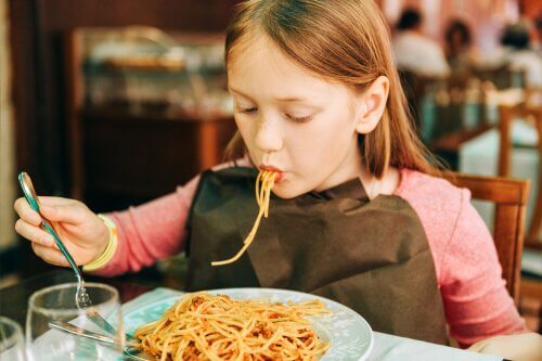 7 måter å få barna til å spise kjøtt på