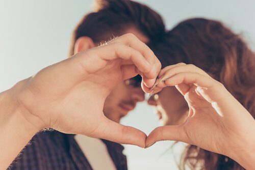 Syv gode fordeler ved å gifte seg ung