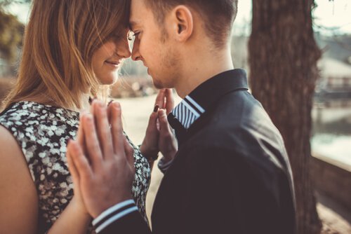 Syv fordeler med å gifte seg ung