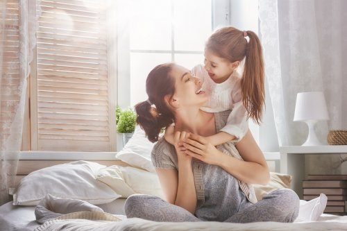 Forholdet mellom mødre og døtre trenger pleie fra tidlig alder. 