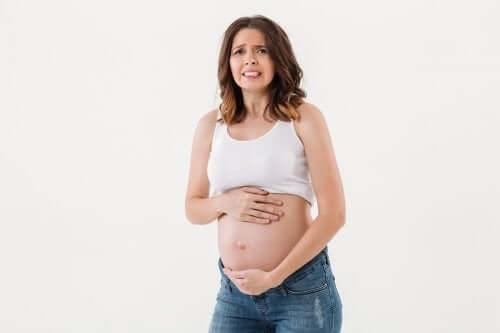 Hvordan lindre halsbrann under graviditeten?