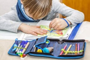 Hvordan utvikles lateralitet hos barn?