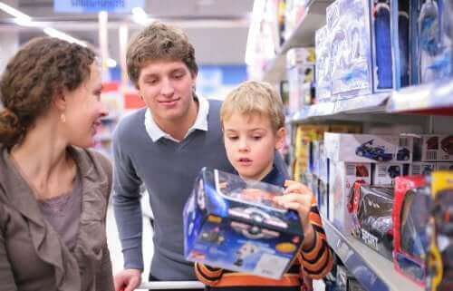 Nøkler for å unngå kompulsiv konsumerisme hos barn