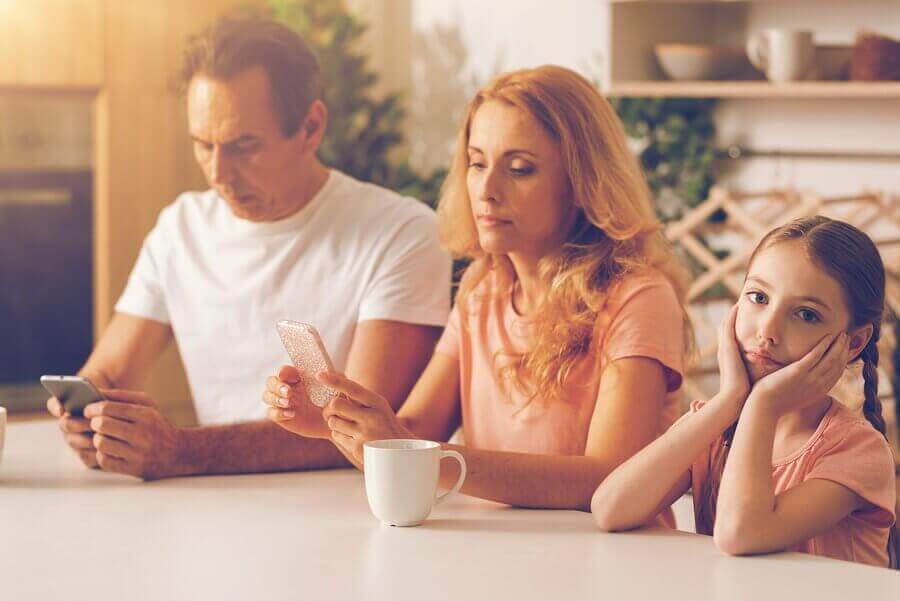 Engstelig unnvikende tilknytning og dens kjennetegn