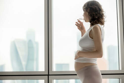 Å håndtere halsbrann og fordøyelsesbesvær under graviditet