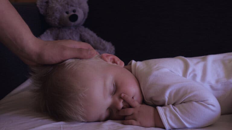 Fordelene med læring under søvn for barna dine