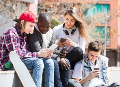 Farlige trender for tenåringer på sosiale nettverk