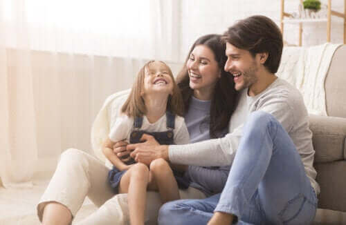 Lykkelige foreldre, lykkelige barn: Den grunnleggende regelen for morskap