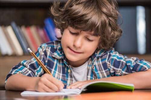 Lær å skrive med Montessori-metoden