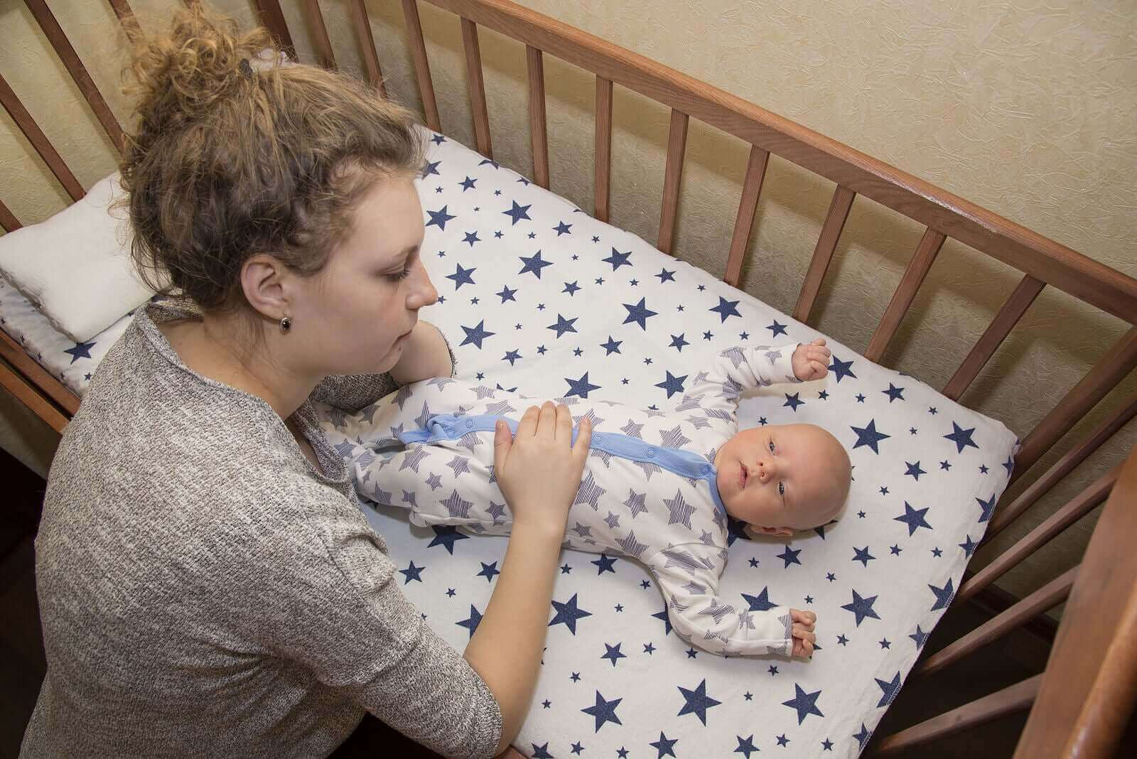 Hvordan familien kan sove godt i løpet av babyens første 6 måneder