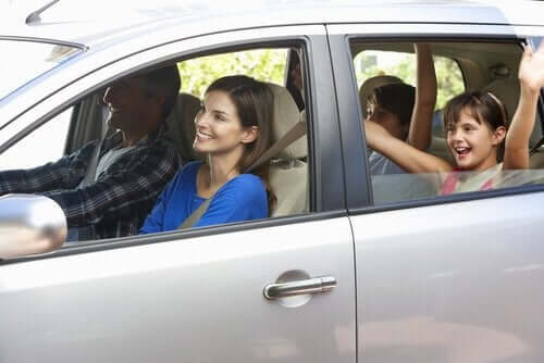 Er det trygt å bruke sikkerhetsbelte når man er gravid?