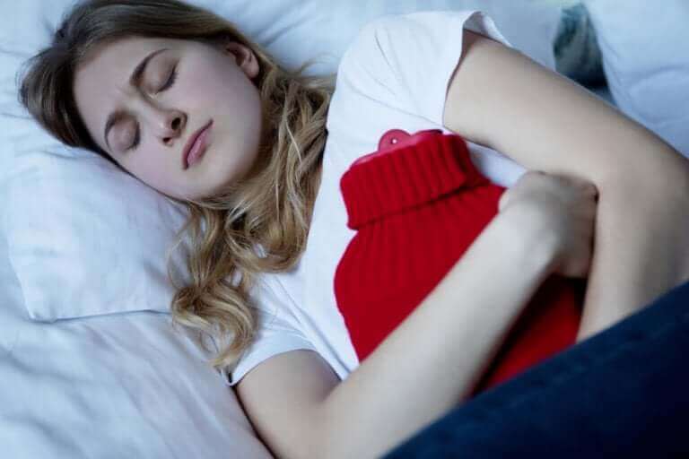 Uregelmessige menstruasjonssykluser: Årsaker, tegn og behandling