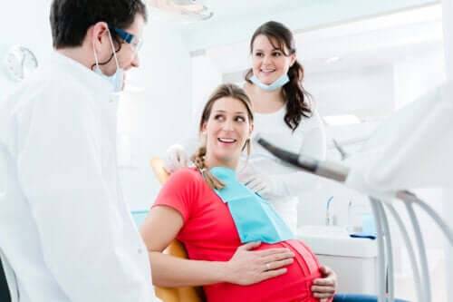 Kan jeg bleke tennene under graviditeten?