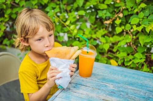 Risikoen av å spise mellom måltider hos barn