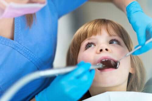 Nøkkelpunkter for å velge den beste tannlegen for barnet ditt