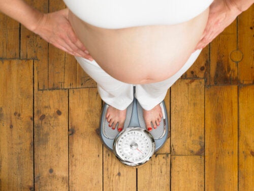 Hvordan gå ned i vekt under graviditet uten å påvirke babyen