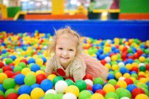 4 fordeler med ballgraver for barn