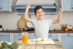 De 3 næringsstoffene som må være til stede i kostholdet til barn