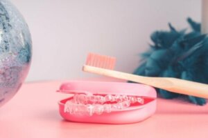 Invisalign for tenåringer: Hva du trenger å vite