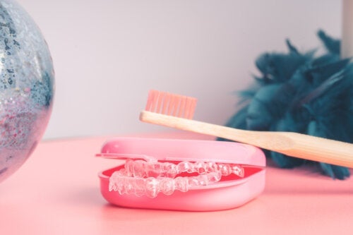 Invisalign for tenåringer: Hva du trenger å vite