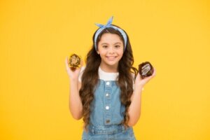 2 oppskrifter på cupcakes og muffins for barn