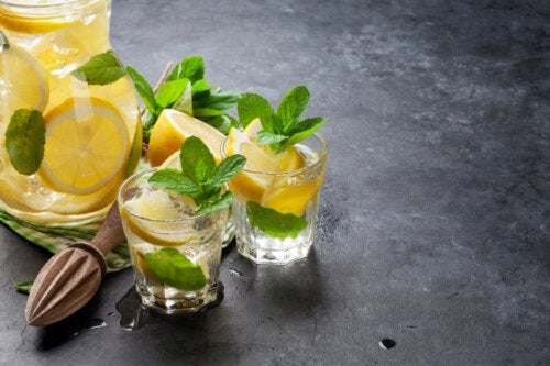 Alkalisk lemonade for gastroenteritt hos barn og voksne
