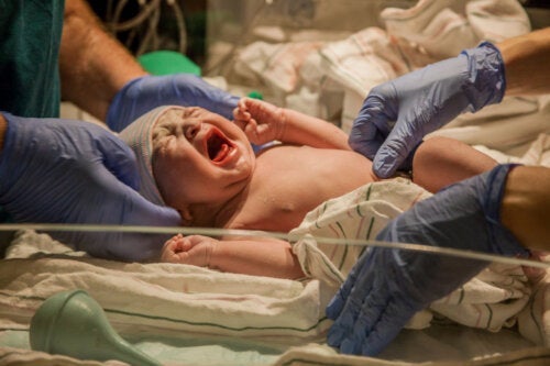 En babys første gråt: Hva du trenger å vite