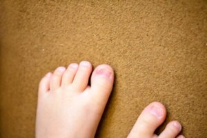 Paronyki hos babyer og barn: Hvordan behandle det?