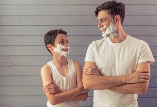 Hvordan lære en tenåring å barbere seg