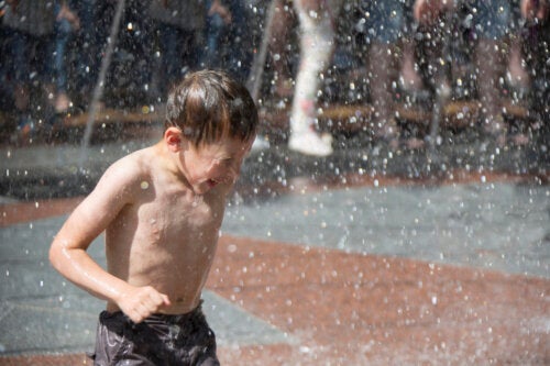 9 tips for å beskytte barn mot en hetebølge