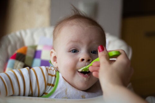 Hvordan planlegge babyens måltider godt: 4 tips