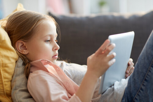 Hvordan håndtere barns kjedsomhet uten å ty til skjermer