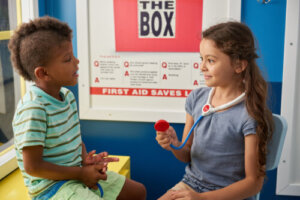 Utviklingen av tenkning hos barn og hvordan man kan stimulere den