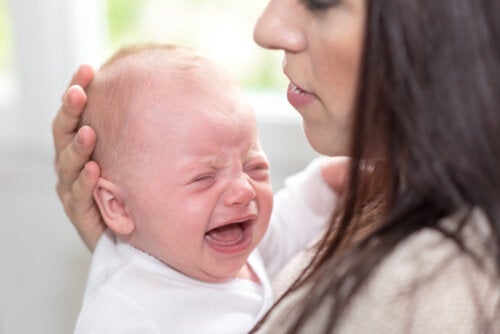 Tips for å holde deg rolig når babyen din gråter