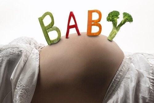 Mat og fruktbarhet: 15 matvarer som hjelper deg med å bli gravid