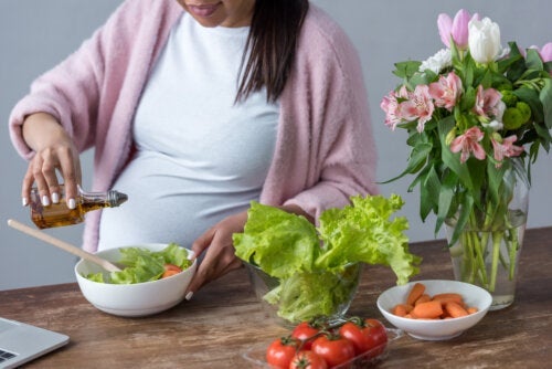 Å ta olivenolje under graviditet: Hvordan det gagner babyen din