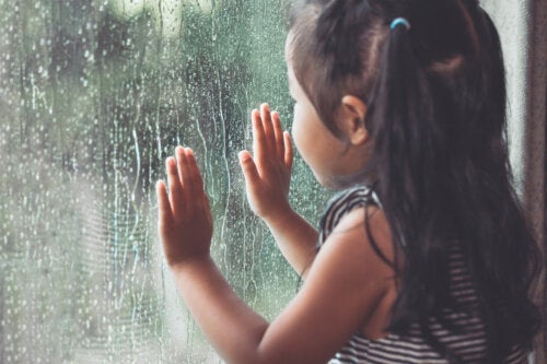 7 aktiviteter for å underholde barn på en regnfull søndag
