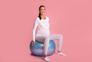 5 balløvelser for gravide
