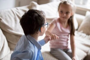 De 5 unnskyldningsspråkene: Hvordan jobbe med dem med barna dine