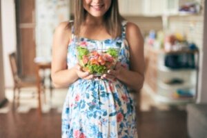 Tips for å øke inntaket av jern og kalsium hos gravide veganere